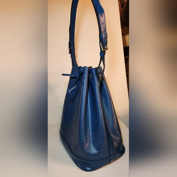 Louis Vuitton Epi Leather Noé GM Toledo Blue Drawsting Bucket Shoulder Bag - Picture 3 of 8